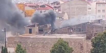 Sivas’ta Eski Sanayi’de Yangın Paniği