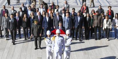 CHP heyeti, Anıtkabir'i ziyaret etti