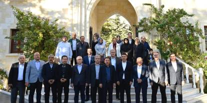 AK Parti heyeti Gürün’de vatandaşlarla görüştü