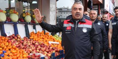 Sivas'ta Zabıta kaldırım işgaline geçit vermiyor