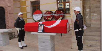 Hayatını kaybeden polis eşinin isteği üzerine Sivas’ta defnedildi