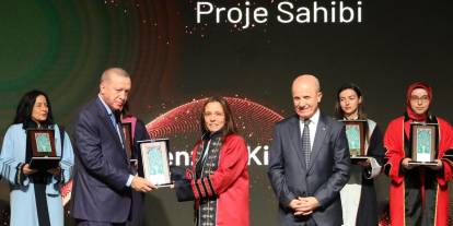 SCÜ’lü akademisyen ödülünü  Erdoğan’dan aldı