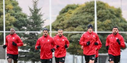 Sivasspor sağanak altında çalıştı