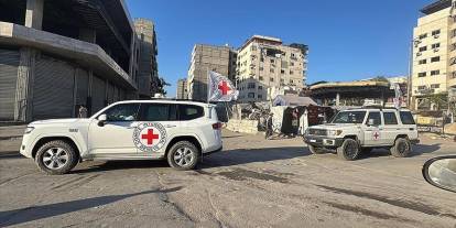 Hamas, Gazze'deki 20 İsrailli esiri Kızılhaç'a teslim etti