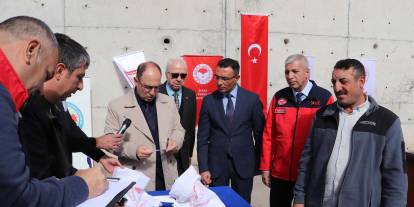 Sivas’ta 41 damızlık boğa dağıtıldı