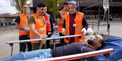Sivas Cumhuriyet Üniversitesi Hastanesinde yangın ve KBRN tatbikatı yapıldı