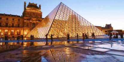 Louvre Müzesi'nden tarihi mücevherler çalındı