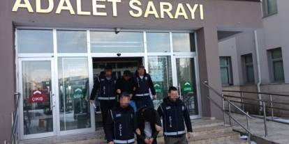 Sivas’ta Göçmen Kaçakçılığı Operasyonu: 4 Şüpheli Tutuklandı