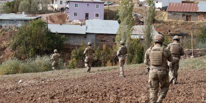 Sivas'ta ekiplerin "teslim ol" çağrısına ateşle karşılık veren zanlı vefat etti
