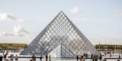 Louvre Müzesi soygunuyla bağlantılı 2 kişi gözaltına alındı