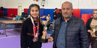 Cumhuriyet coşkusuna satranç damgası