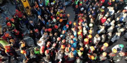 Gebze'de iki can kaybı var, bir kişi sağ çıkarıldı