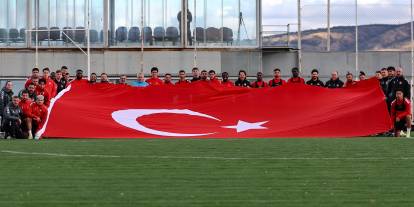 Sivasspor’dan sahada Cumhuriyet mesajı