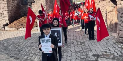 Sivas'ta Gaziköy Sokaklarında "Cumhuriyet" Nidaları Yankılandı!