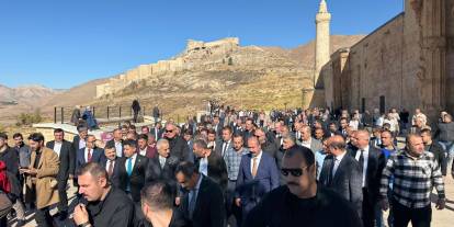 Bakan Uraloğlu'ndan Divriği Ulu Camii'ne ziyaret