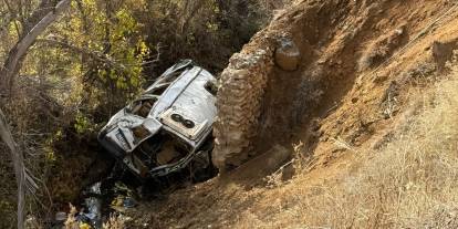 Öğrenci servisi, uçuruma yuvarlandı: 14 yaralı