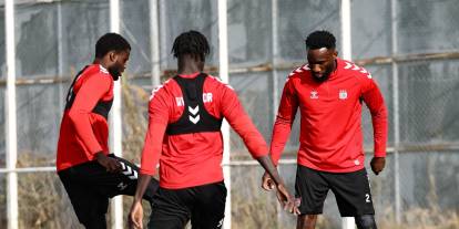 Sivasspor kampa girdi!