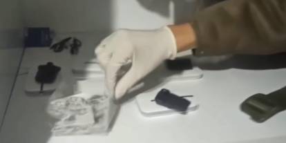 Ehliyet sınavına kopya düzeneğiyle girdiler!