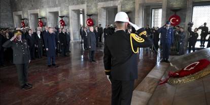 Büyük Önder Atatürk için Anıtkabir'de devlet töreni düzenlendi