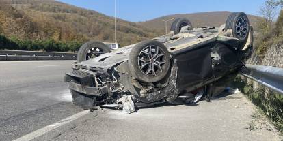 3 araç kazaya karıştı; 4 yaralı