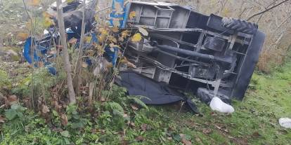 Ehliyetsiz sürücünün kullandığı otomobille kamyonet çarpıştı; 1 ölü, 2 yaralı