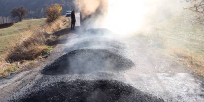 Suşehri’nde Grup Yolu Asfalt Çalışmaları Devam Ediyor