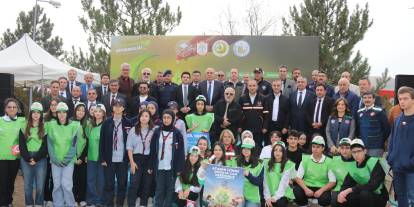 Sevdamız Yeşil Vatan! Sivas'ta Binlerce Fidan Toprakla Buluştu