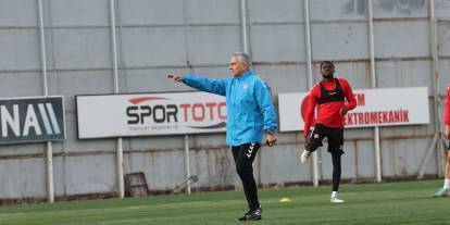 Mehmet Altıparmak'tan futbolculara uyarı!