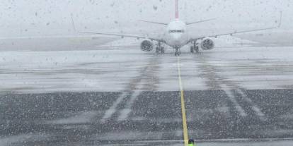 Sıcaklık 0’a Düştü, Nuri Demirağ Havalimanı Kar Altında