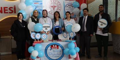 Hastalar, Diyabet Okulunu Tamamlayıp Diplomalarını Aldı