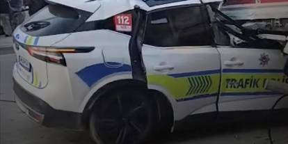 Polis aracı TIR'a çarptı: 1 polis şehit oldu