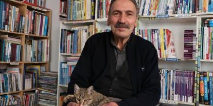 30 yıldır kitaplarla dolu bir hayat yaşıyor