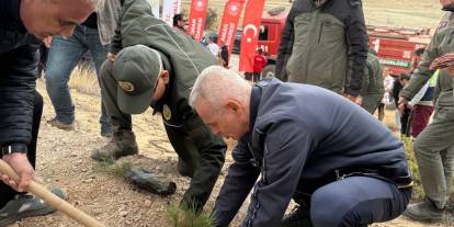 Şehit düşen 20 asker için fidan dikildi