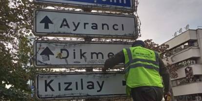 Fotoğraf Akımı Çığırından Çıktı: Kızılay Tabelası Önünde Bıçaklı Kavga