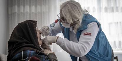 Yaşlıların evini diş kliniğine çeviriyorlar