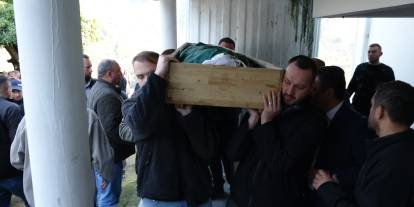 Kazadan sonra çıkan kavgada öldürülen emekli öğretmen toprağa verildi