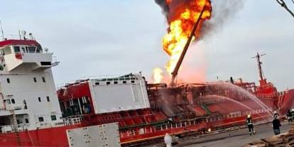 Türk tanker gemisi Ukrayna'da vuruldu