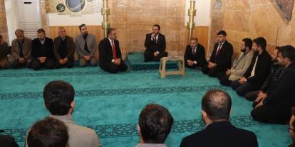 Din görevlileri topluma örnek olmalıdır