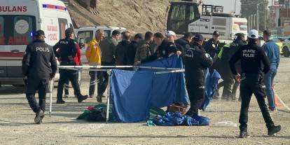 Çöp kamyonunun çarptığı 5 çocuk annesi öldü