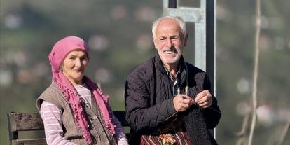 Keçi kılından 64 yıldır çorap örüyor