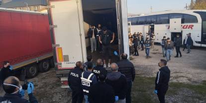 Düzensiz Göçmenlere Geçit Yok!