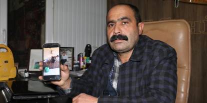 Yaralı Kartalı Montuna Sararak Kurtardı