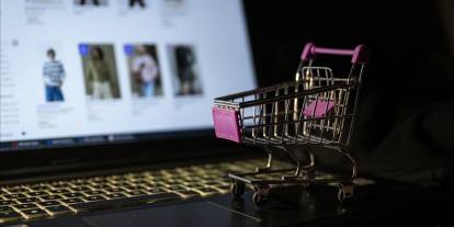 Türkiye'de e-ticarete kişi başı 276,7 dolar harcandı
