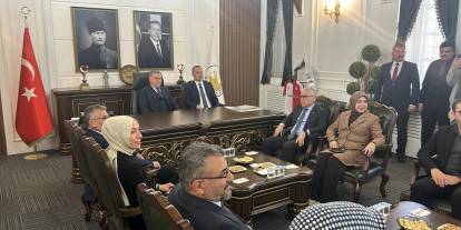 Bakan Bak, Sivas Belediyesini ziyaret etti