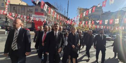 BBP Kongresine Hakan Sezerer Damgası! “Hoş geldin başkan”