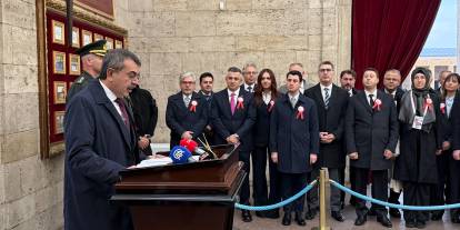 Bakan Tekin, öğretmenlerle Anıtkabir'i ziyaret etti