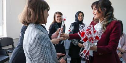 Emekli Öğretmen Gülfer Yıldırım Adına Salon Açıldı