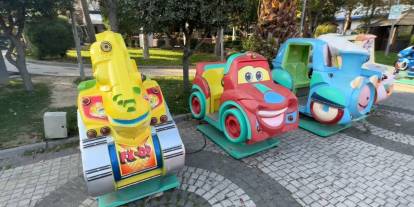 Parkta oynayan 4 çocuk elektrik akımına kapıldı