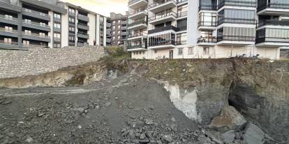 İnşaat alanında toprak kayması: 70 kişi evlerinden tahliye edildi
