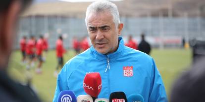 Sivasspor Teknik Direktörü Mehmet Altıparmak: Hedef kupa ve lig